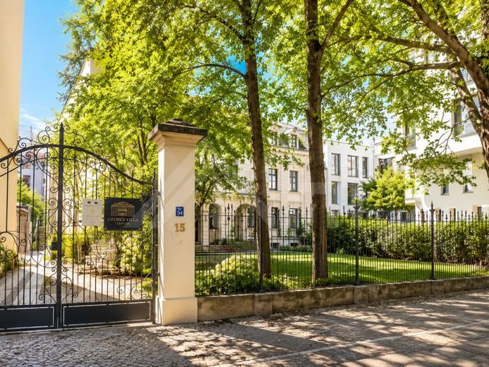 Klassizistische Fabrikantenvilla ... Aktuell vermietetes Mikroappartement mit einer soliden Mietrendite – Foto 1