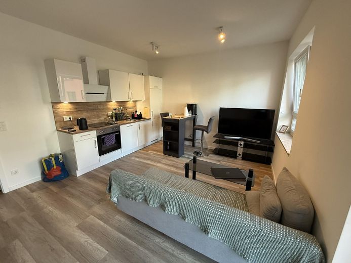 Modern 2 Zi. Wohnung am Havel in Spandau ab Okt (auch Sept möglich) – Wohnzimmer