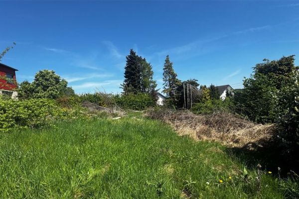 Sonniges Baugrundstück mit ca. 1.052 m² Fläche in beliebter, sonniger Wohnlage von Gebhardshain!