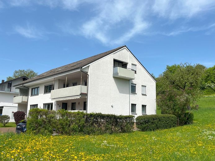 Appartamento all'ultimo piano luminoso con loggia e vista sul verde ad Aalen-Hofherrnweiler – Foto 1