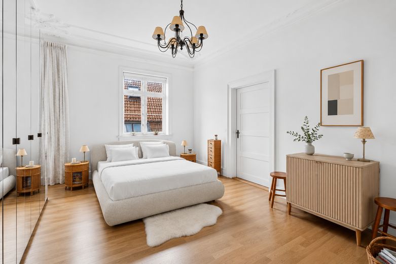 Stuck, Kamin, Altstadtterrasse – elegantes Wohnen im historischen Esslingen (ohne Provision & frei) – Schlafzimmer (KI visualisiert)