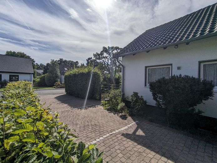 Blick auf Straßenseite