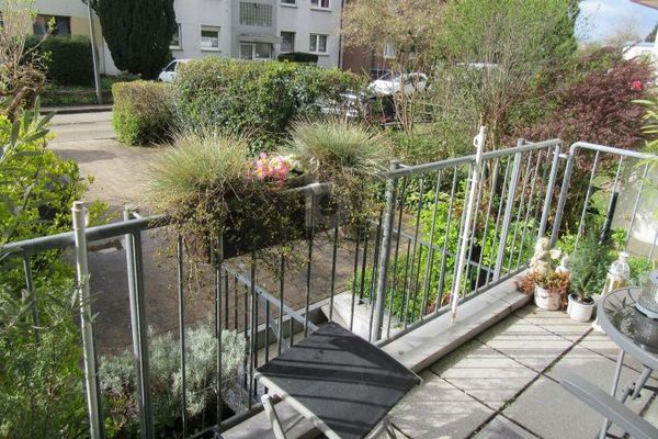 GEPFLEGTE ANLAGE, BALKON, STELLPLATZ
