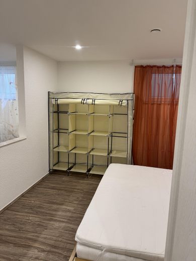 (Studenten)Wohnung im UG ab Oktober frei- möbliert, in einem 2-Familienhaus – Foto 4