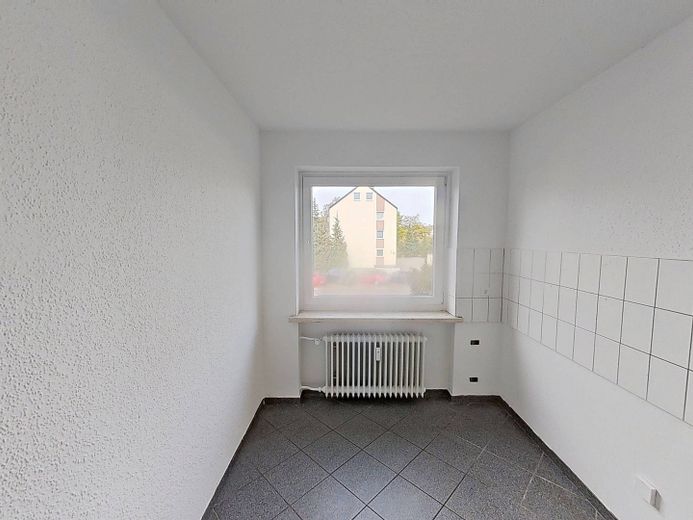 Luminoso apartamento de 3 habitaciones, bien distribuido, con BALCÓN y baño con bañera en el sur de Burgdorf – Ansicht I: Küche