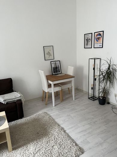Kaiserslautern Merkezinde Aydınlık 2 Odalı Daire – Zimmer 1