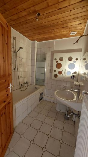 Schöne Doppelhaushälfte in Kürten-Biesfeld mit Garten – Wannenbad