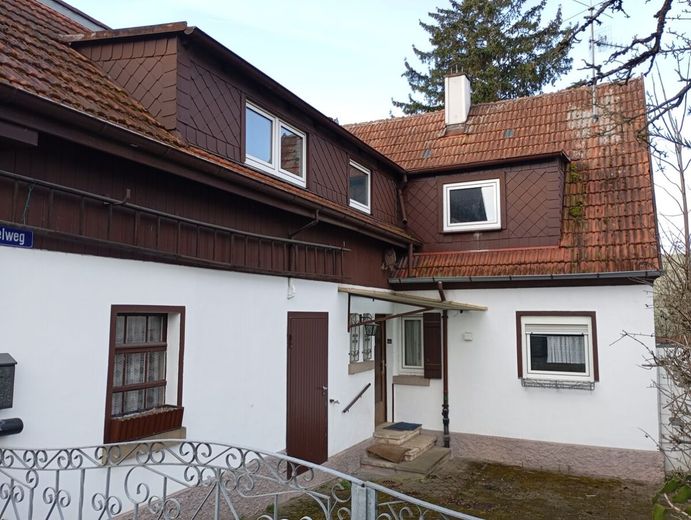 HEIMWERKER- oder Handwerker- HAUS mit Nebenhaus und großem Garten - Zentral in Bretten – Hausansicht