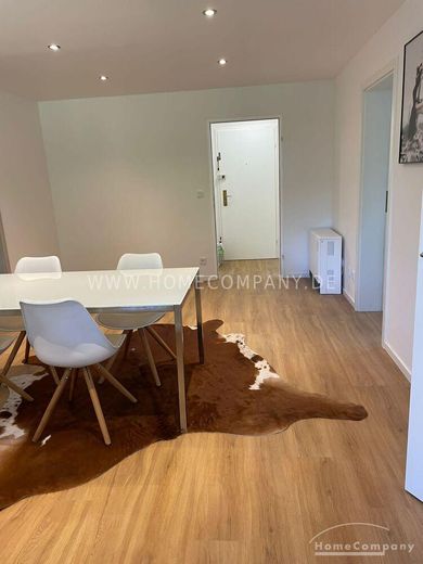 4,5-Zimmer-Wohnung mit Balkon in Oberföhring – bdeaddcbd70640a869f493a8e33b28751bccf03b.jpg