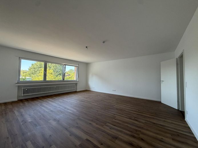 Köln Weiden’de kullanışlı yerleşim planına sahip modern 3 odalı daire – Fotoğraf 4