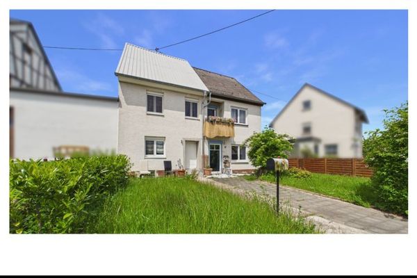 Casa a schiera terminale in posizione tranquilla