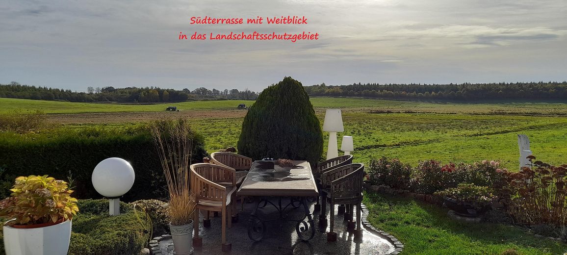 Wochenendhaus auf 966qm mit fantastischem Weitblick provisionsfrei zu verkaufen – Blick Süd, älteres Bild
