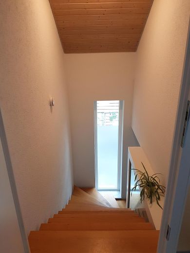 Spacious Modern Semi-Detached House with Potential – OG Hausflur
