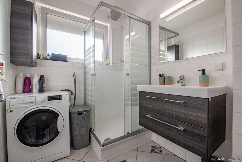 Hochwertig renovierte Eigentumswohnung in guter Lage Hannovers  -  Wohntraum in Gross-Buchholz! – Badezimmer Ansicht 1