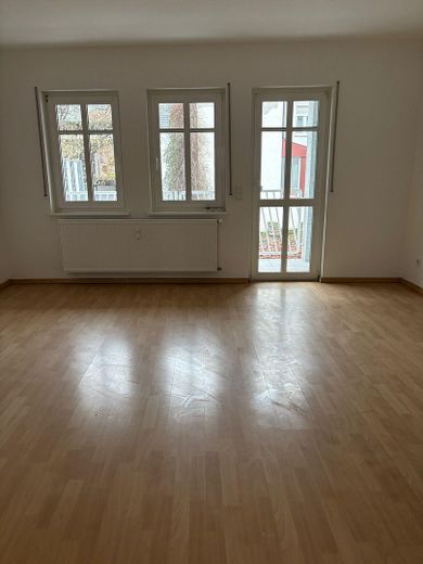 Provision frei! Gepflegtes 4 Familienhaus in Innenstadtlage von Worms – – 1.OG Wohnzimmer