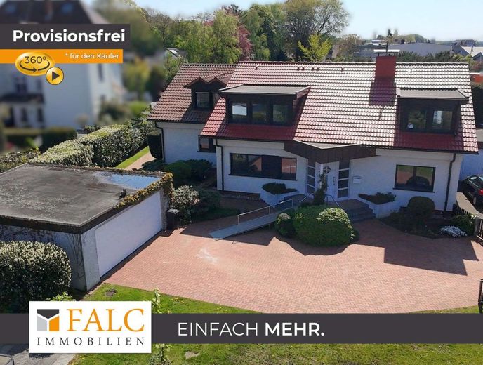 Großzügiges Zweifamilienhaus mit Einliegerhaus, 1.571 m² Grundstück – Außenansicht