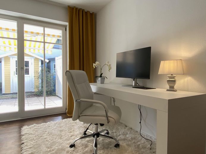Top Furnished / Fully furnished: Elegant 3-room garden apartment, WLAN, home office, underground parking space – Foto 15