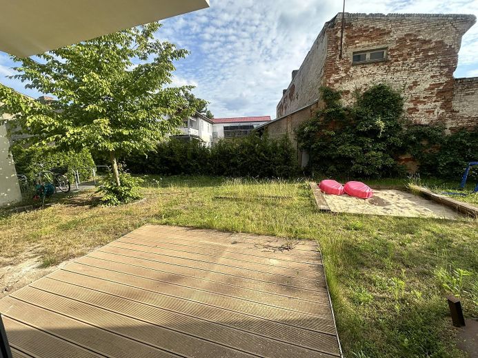 Helle 3-Zimmer-Gartenwohnung | 100 m² | Südgarten | frisch saniert | provisionsfrei – Blick in den Garten 