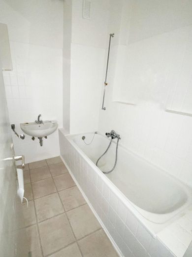 Appartement rénové avec balcon - première occupation après rénovation – Foto 5