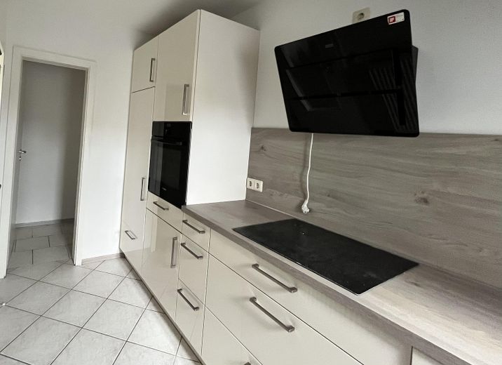 Küche mit Speisekammer