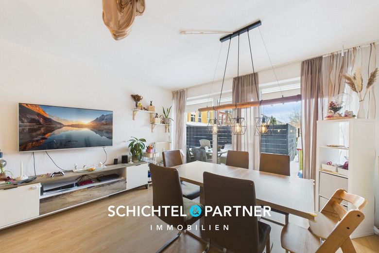 Mittelshuchting | Gepflegte 3-Zimmer-Wohnung mit Carportstellplatz – S&amp;P | Wohnzimmer