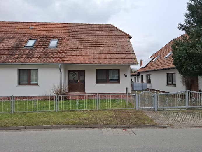 Strassenansicht Haus