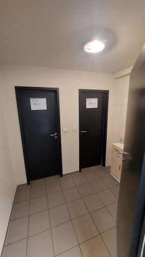 Retail space with workshop and open area in Reutlingen (formerly Enterprise Rent a Car) – WC-Anlage