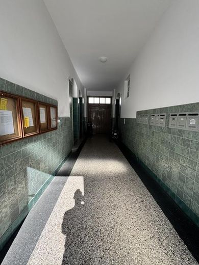 2 locali con balcone a Karlsruhe-Mühlburg – Ideale per inquilini con abilità manuali – Hausflur 
