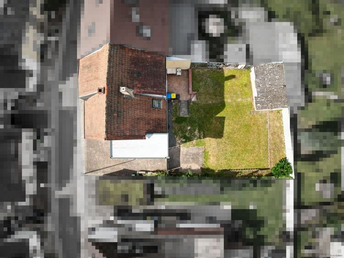Modernisiertes Einfamilienhaus in kleiner Nebenstraße von Püttlingen – Draufsicht