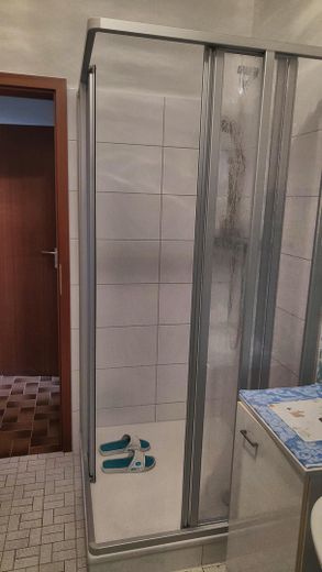 Charming detached house with a large garden in a quiet location on the edge of the forest (Wieterwald) – Duschbad Souterrain