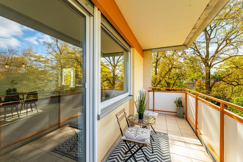 Sonniger Süd-Westbalkon