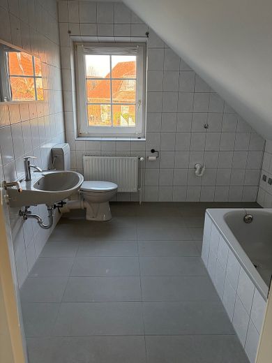 Appartement de 3 pièces dans un cadre idyllique avec jardin et 2 places de stationnement – Photo 5