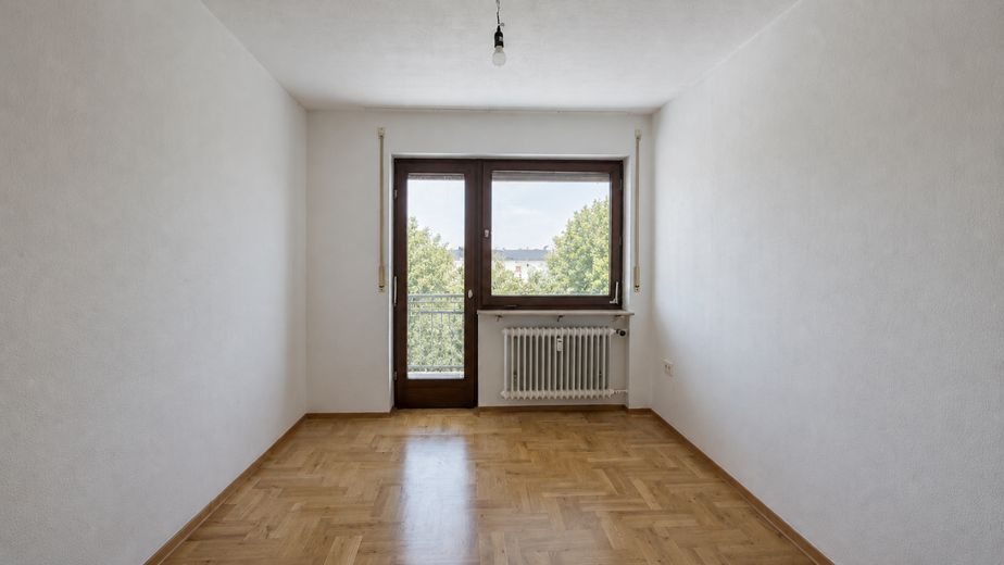 Wohnen mit Weitblick: Großzügige 5-Zimmer-Wohnung mit großem Balkon und Gartennutzung in Illingen – Foto 8