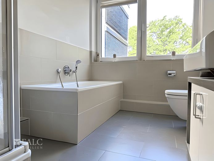 Wohnen mit Weitblick - Exklusive Lage in Hennef – Badezimmer