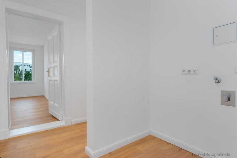 Kernsanierter 2-Zimmer-Altbau in Berlin-Köpenick: Erstbezug mit Wohnküche, Tageslichtbad und Balkon – Flur