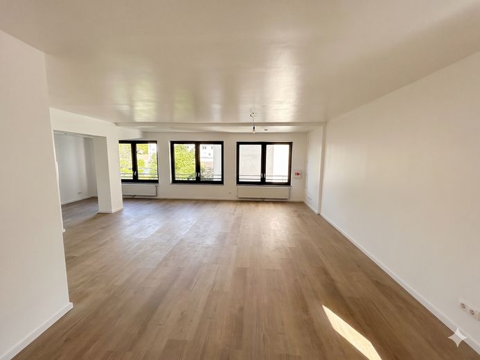 Erstbezug nach Sanierung in helle freundliche Wohnung in Mülheim – Wohnzimmer