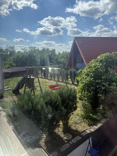 Exklusiver freistehender Bungalow mit Einliegerwohnung, Fernblick, Doppelgarage & großem Garten – Foto 45