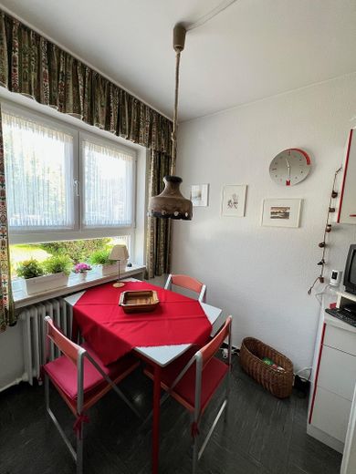 **Bonn-Röttgen - Charmantes Haus mit idyllischem Garten sucht neues Familienglück** - PRIVATVERKAUF – Sitzecke Küche