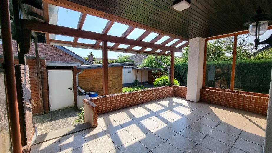 überdachte Terrasse