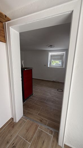 Kleines Häusle mit Charme und Weitblick – ruhig gelegen in Bopfingen-Schloßberg. – Blick in Küche