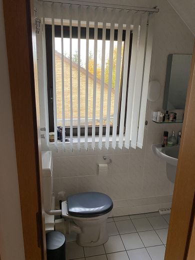 Attraktive 2-Zimmer-Maisonettewohnung in bevorzugter Wohnlage von Ratingen-Lintorf zu vermieten – Wannenduschbad