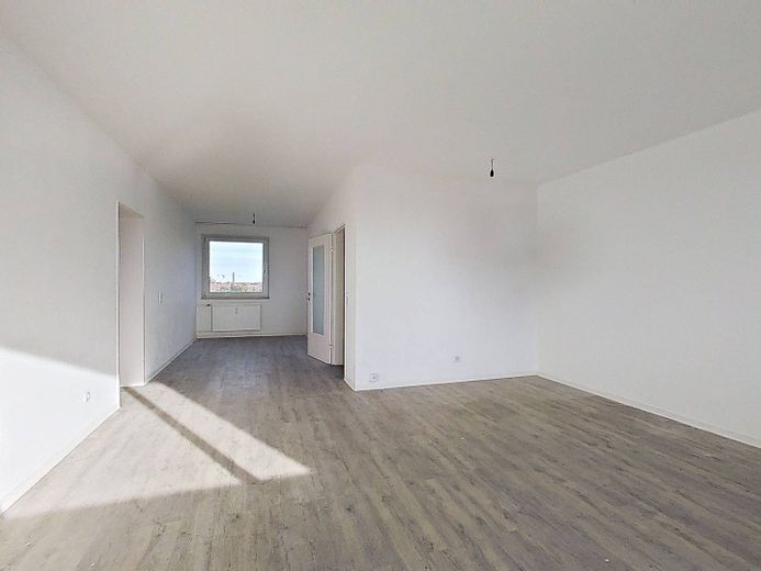 Punta in alto: moderno appartamento di 3 locali con BALCONE e splendida vista – Ansicht III: Wohn- und Esszim…