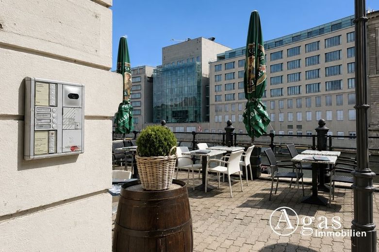 Travailler avec vue sur la Spree - Surface de bureau exclusive dans un emplacement berlinois représentatif au bord de l’eau – Eingang