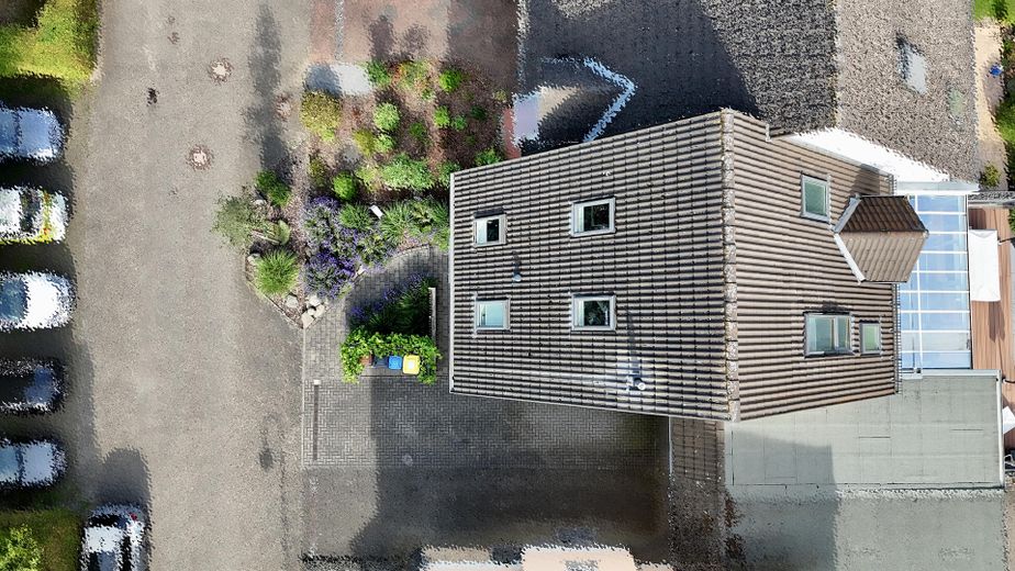 Renoviertes Haus mit Wintergarten, Garage, Werkstatt und Traumgarten - Energieeffizienz Klasse C – Draufsicht, vor dem Haus