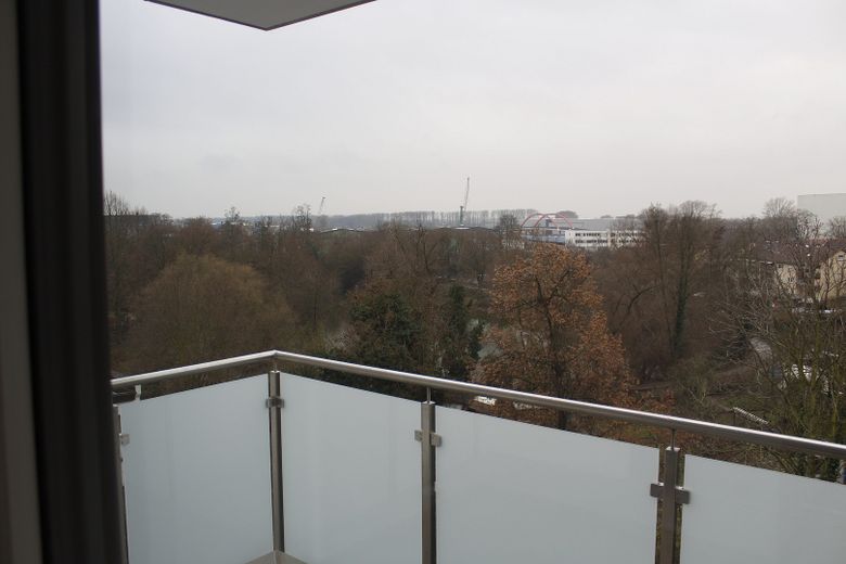 Wohn-Essküche Balkon Winter