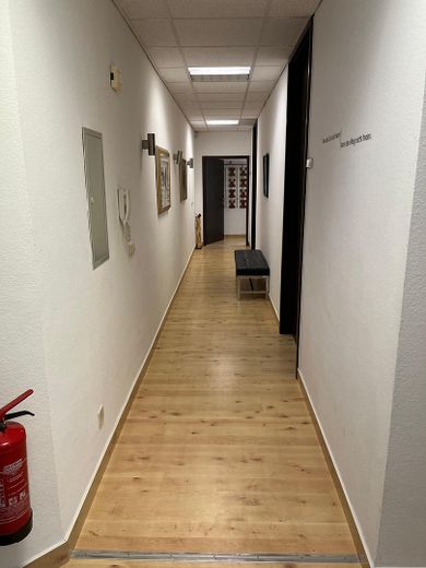 Wilhelmstraße üzerinde, Kurhaus yakınında, en iyi merkezi konumda temsili ofis, muayenehane veya daire – Flur