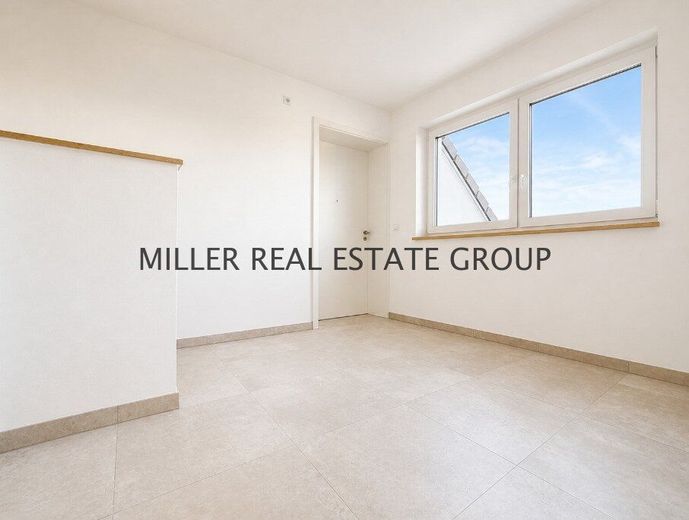 Exklusive Neubau-Dachgeschosswohnung in Ingolstadt-Unterhaunstadt - ca. 116 m², Erstbezug, KfW 55 &amp; zwei separat nutzbare Wohnbereiche! – Eingang/ Diele