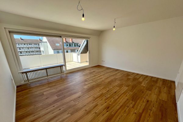Erstbezug! Renovierte 4-Zi.-Wohnung mit Balkon in Schwachhausen