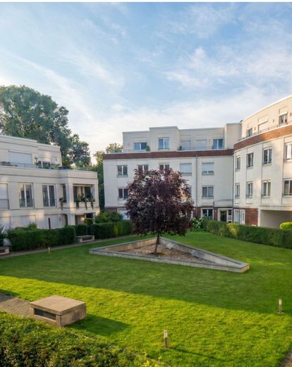 Wohnen im Grünen: Modernes Townhouse mit Garten und zwei Dachterrassen – Innenhof