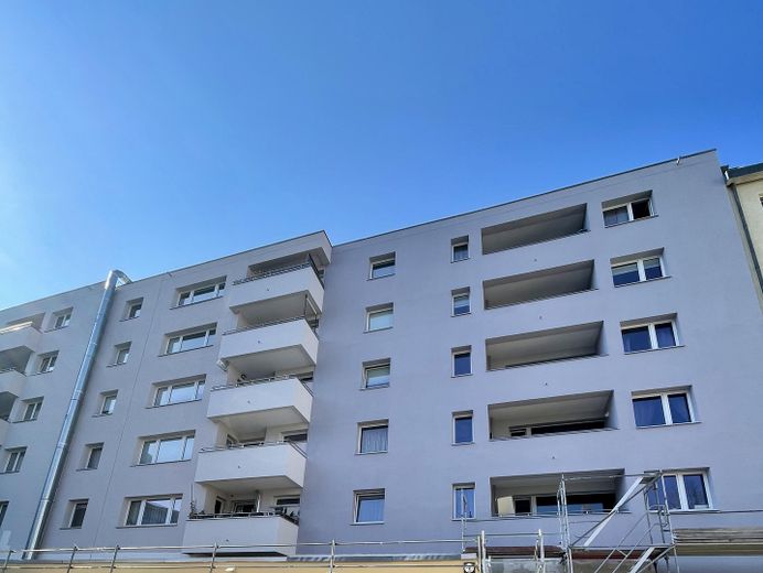 Erstbezug nach Sanierung – Moderne 2-Zimmer-Wohnung nahe Kurfürstendamm – Hausansicht nach Sanierung